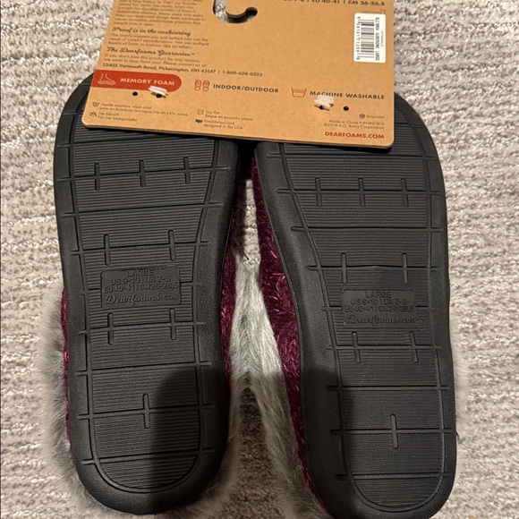 Dearfoams Maroon Slippers with Gray Faux Fur - Picture 3 of 3